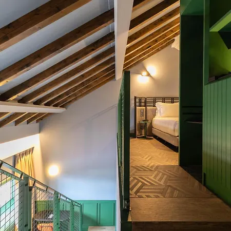 Axis Avenida 4*