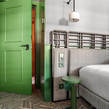 Hotel Axis Avenida 4*