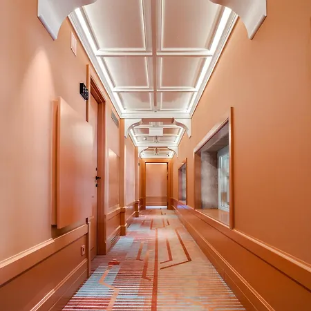 Axis Avenida Hotel 4*
