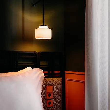 Hotel Axis Avenida 4*