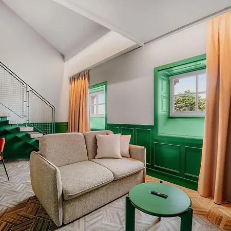 Axis Avenida 4*