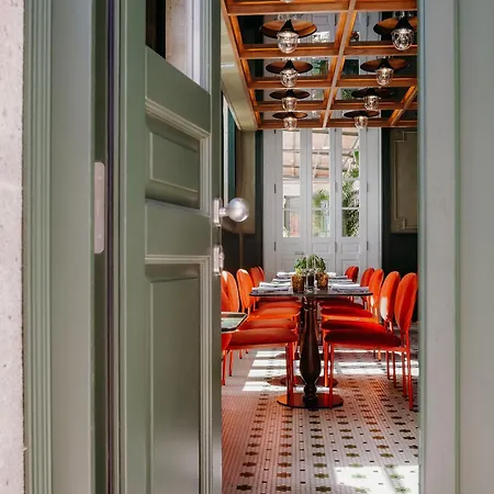 Axis Avenida Hotel 4*